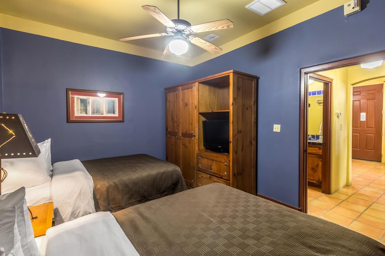 Clarion Inn & Suites At Sharyland Plantation Mission Εξωτερικό φωτογραφία