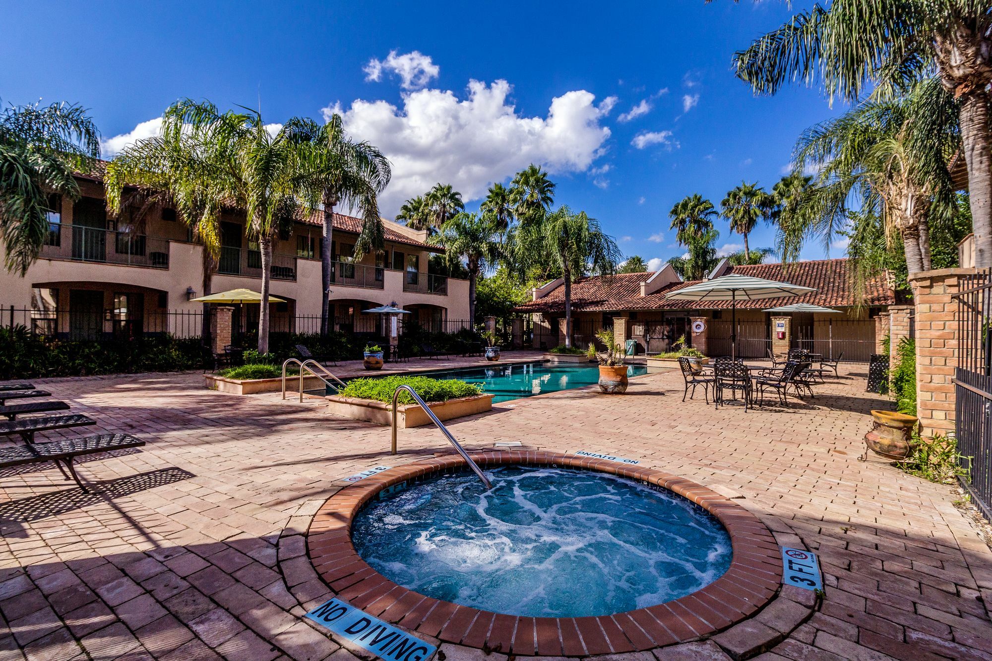 Clarion Inn & Suites At Sharyland Plantation Mission Εξωτερικό φωτογραφία